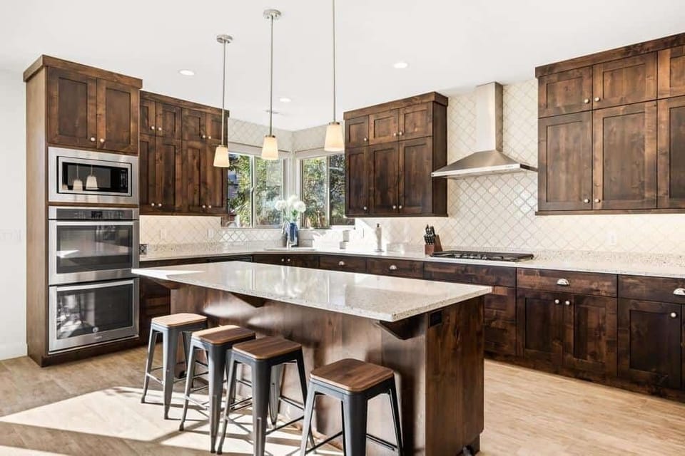 Townhome, 6 Bedrooms | Private kitchen | Fridge, oven, coffee/tea maker, toaster