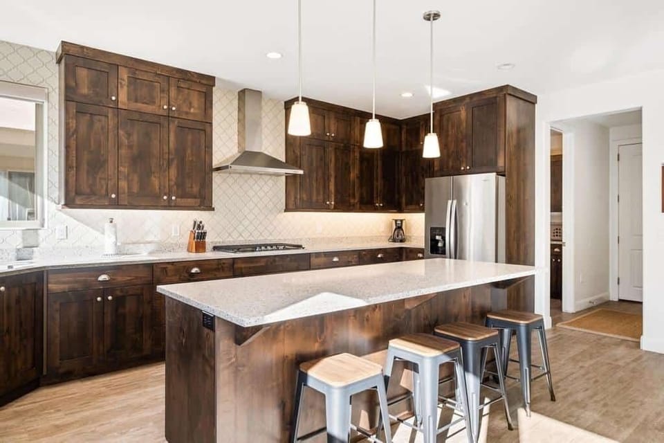 Townhome, 6 Bedrooms | Private kitchen | Fridge, oven, coffee/tea maker, toaster