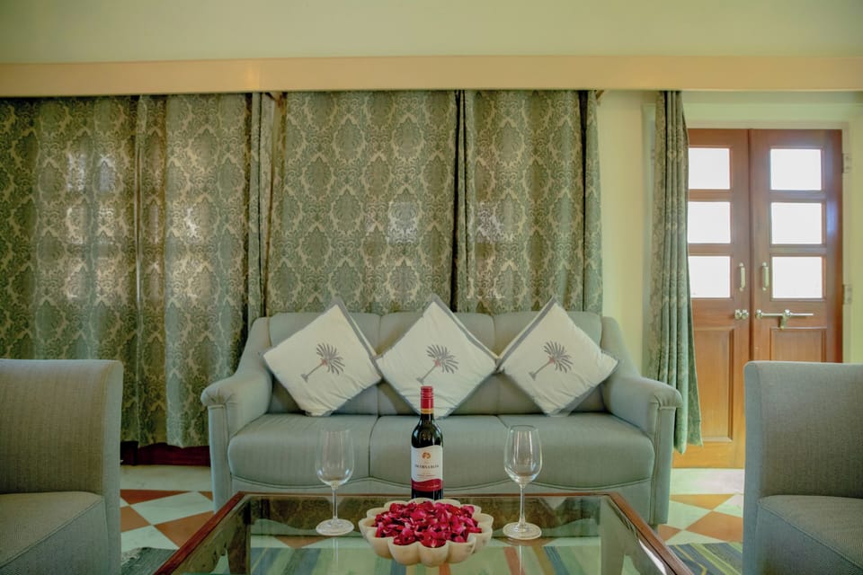 Superior Studio Suite | In-room safe, rollaway beds (surcharge), WiFi (free)