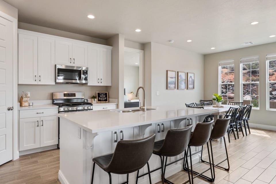 House, Multiple Bedrooms | Private kitchen | Fridge, oven, coffee/tea maker, toaster