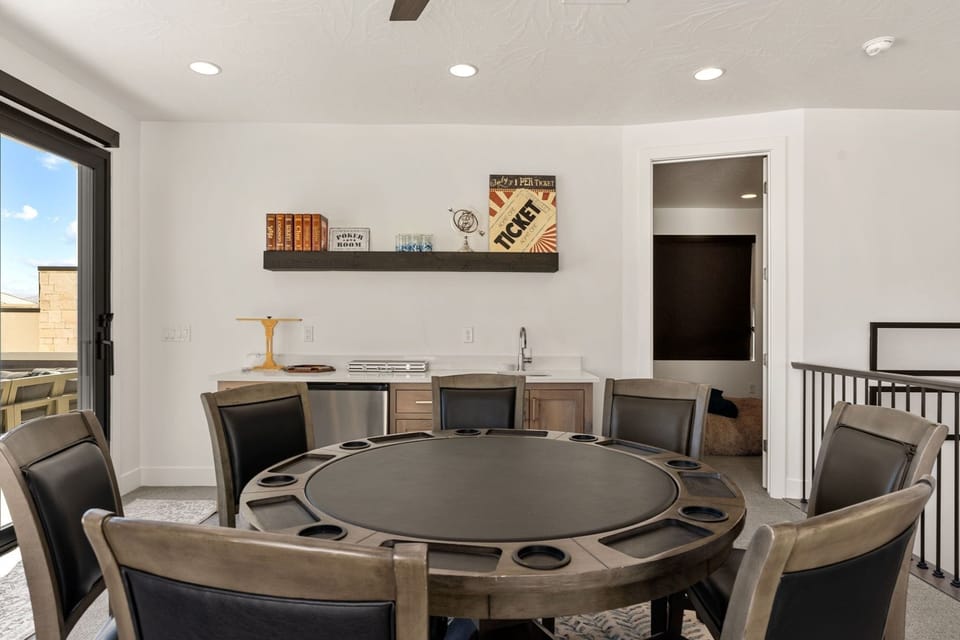 House, Multiple Bedrooms | Dining