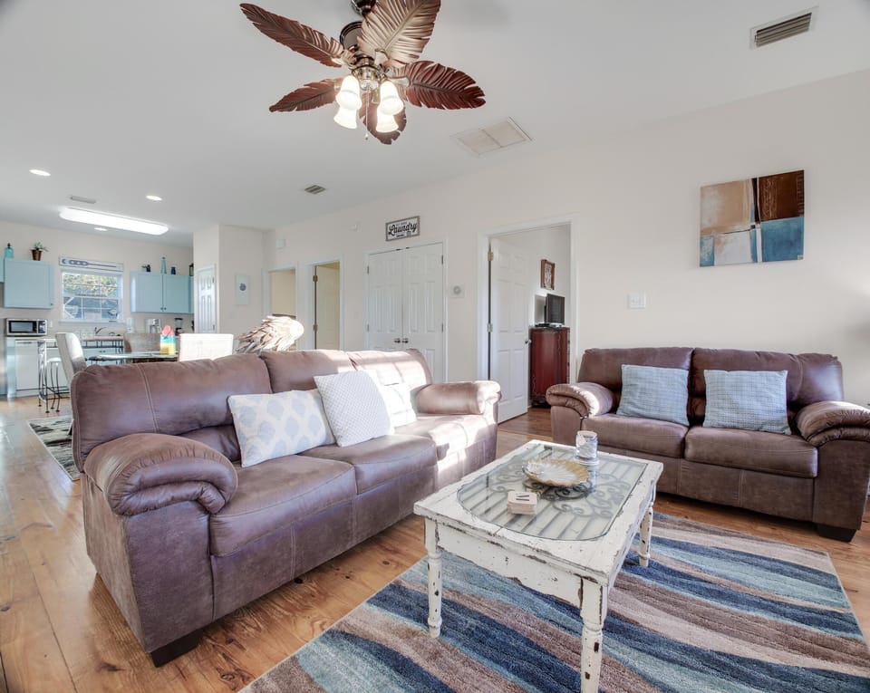 Living Area - The large living area features a sofa sleeper, loveseat and is furnished cozy and comfortably.