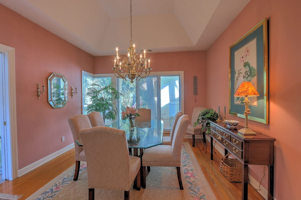 Dining Room off Foyer - Seats 6-8