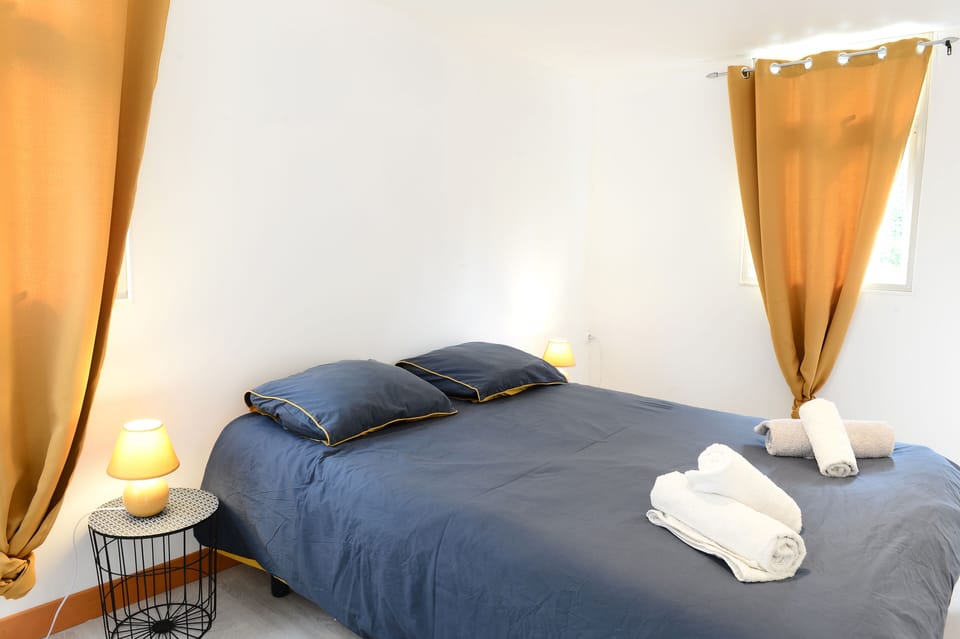 1 bedroom, iron/ironing board, bed sheets
