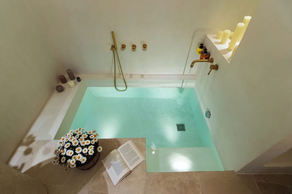 Exclusive Double Room | Bathroom | Hair dryer, bathrobes, bidet, towels
