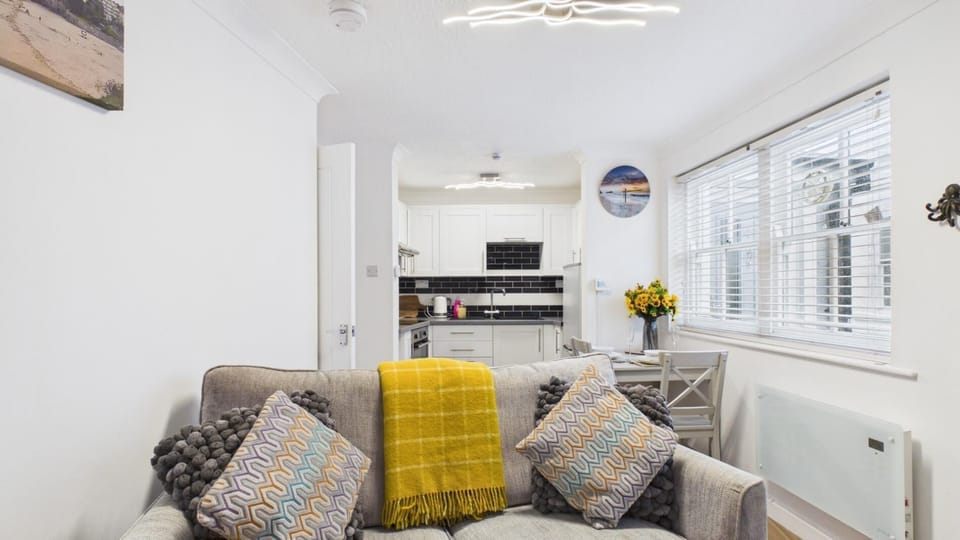 Castle Cove - 1 Bedroom Apartment - Tenby (28988)