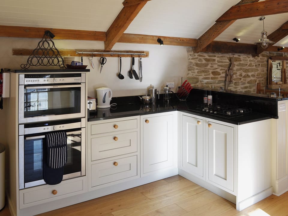 Open plan living/dining room/kitchen | Driftwood Cottages - The Stables by the Sea, Porth. nr. Newquay