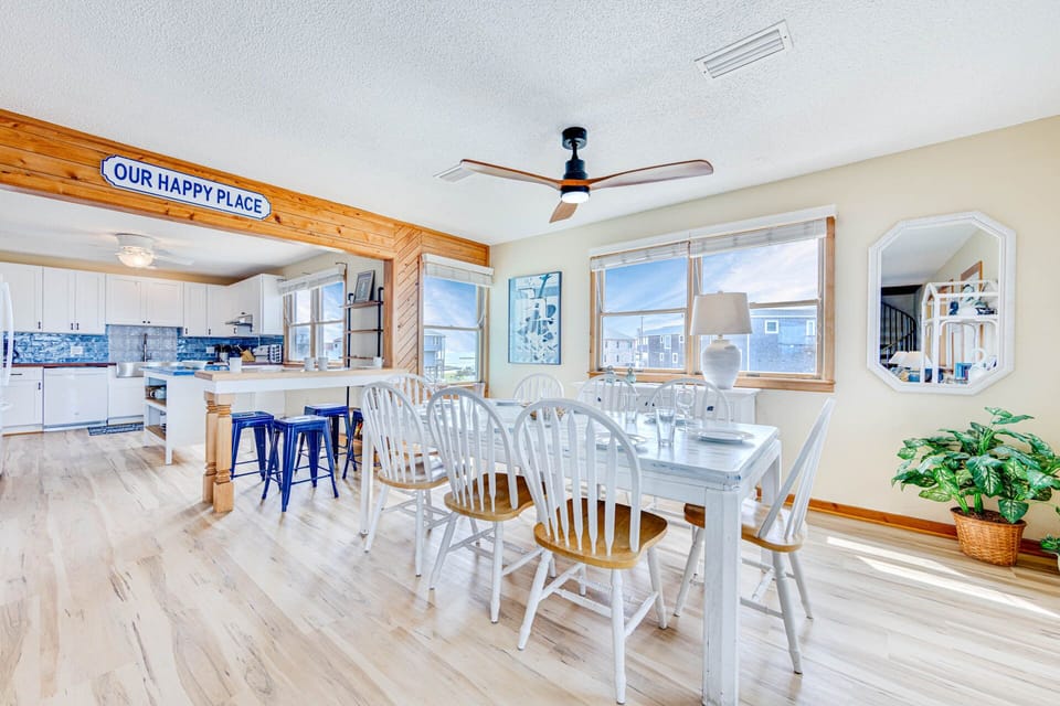 05-Surf-Or-Sound-Realty-1089-Sail Right Up-Dining Area-01