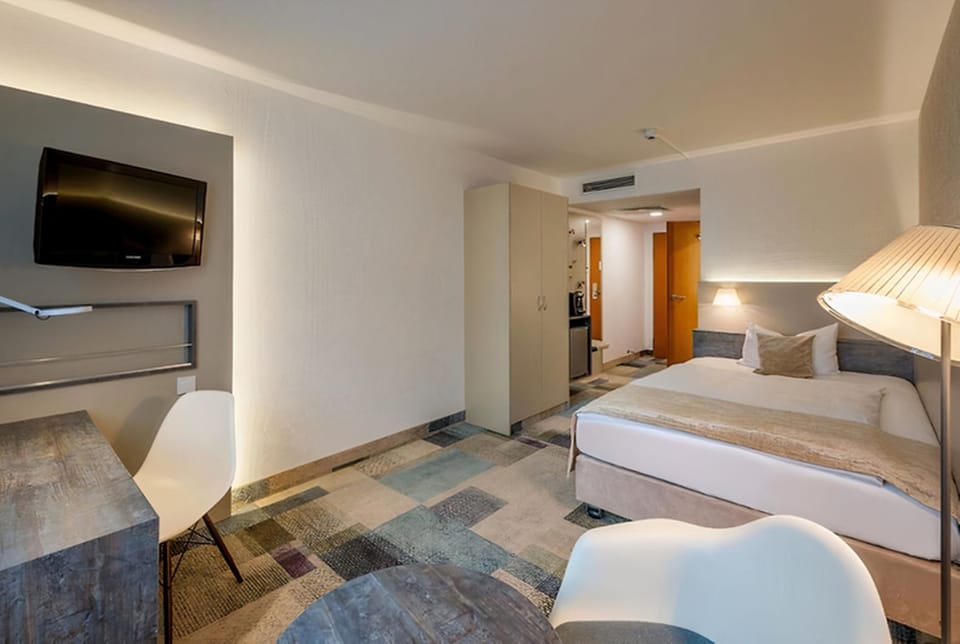 Minibar, in-room safe, desk, soundproofing