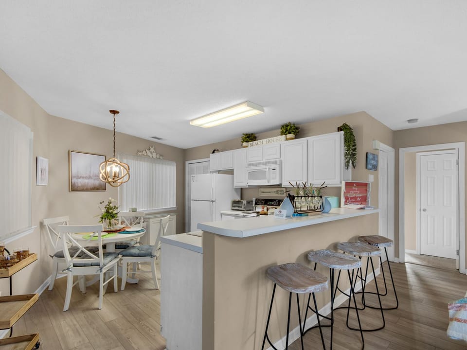Additional breakfast bar seating