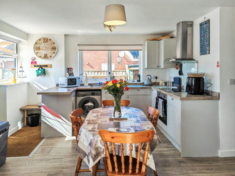 Kitchen/diner | Lilypots, Scratby