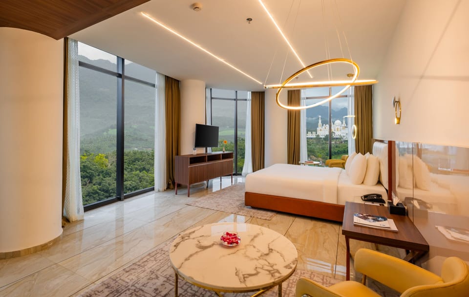 Premium Room | Premium bedding, minibar, in-room safe, desk