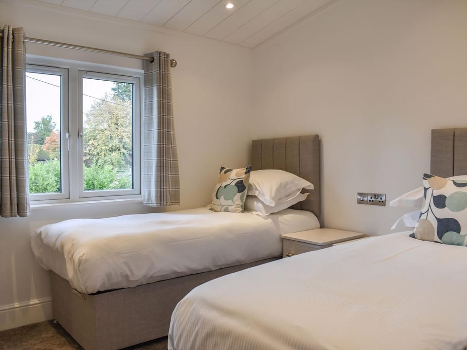 Twin bedroom | The Oaks - Oaklands Country Park, Great Strickland