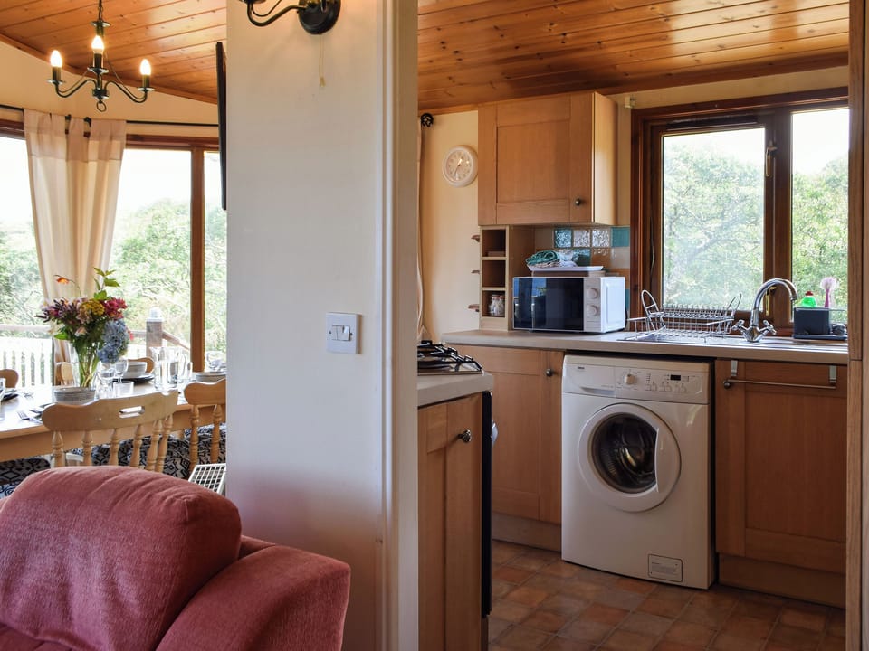 Kitchen | Teasel Lodge - Lunga Estate Lodges, Craobh Haven