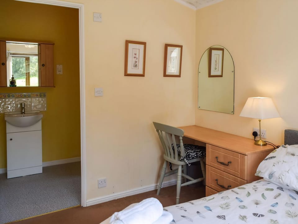 Double bedroom | Teasel Lodge - Lunga Estate Lodges, Craobh Haven