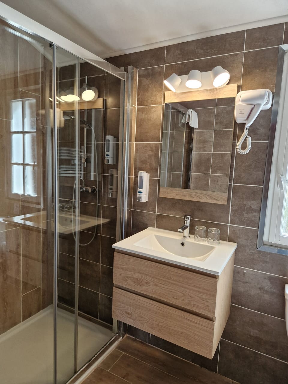 Standard Room | Bathroom | Free toiletries, hair dryer, towels, soap