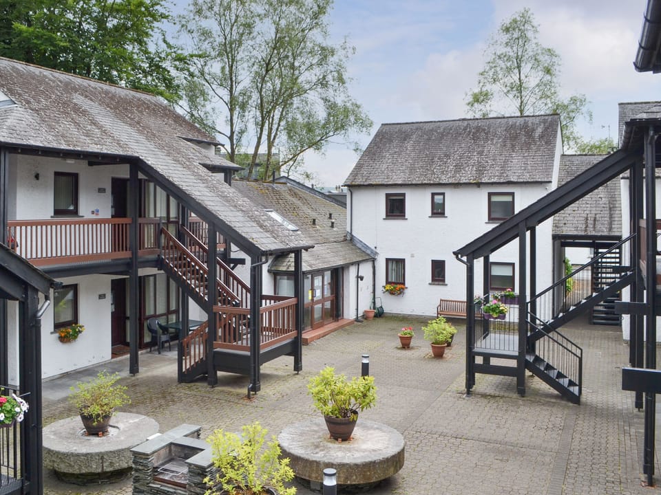 Courtyard | Quaysiders ClubQuaysi, Ambleside