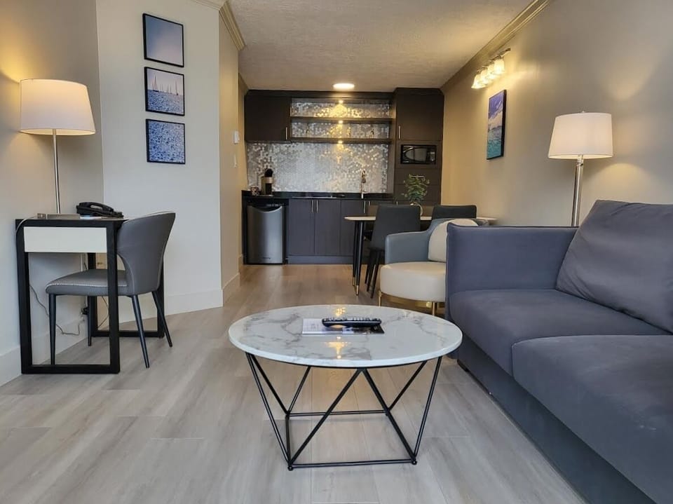 Deluxe Suite, Ocean View (NOT Pet-friendly) | 1 bedroom, hypo-allergenic bedding, down comforters, in-room safe