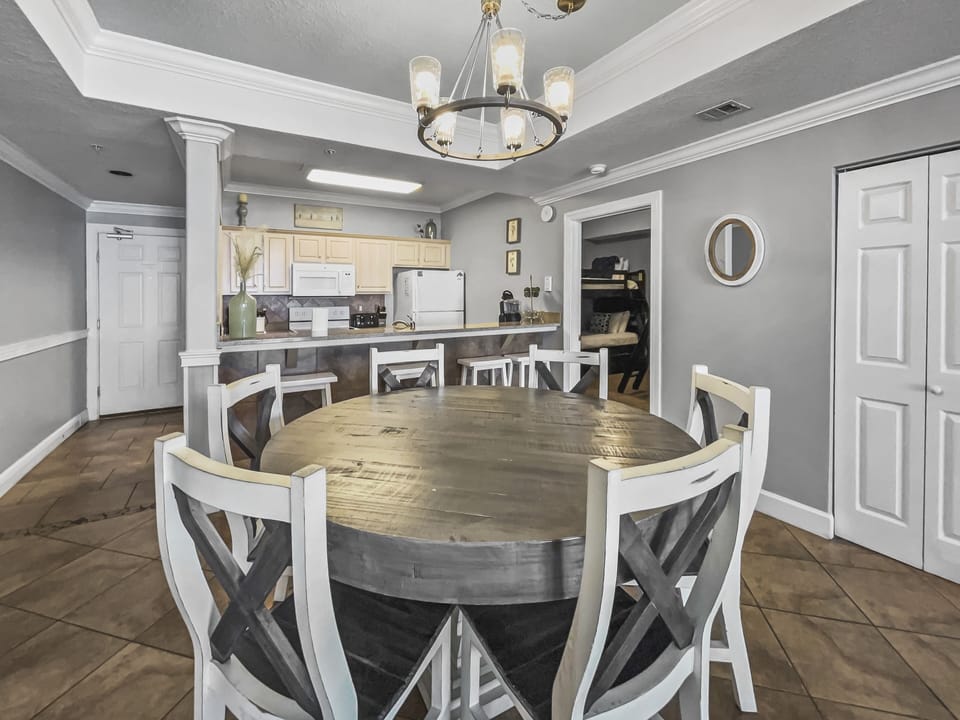 Condo, 4 Bedrooms | Dining