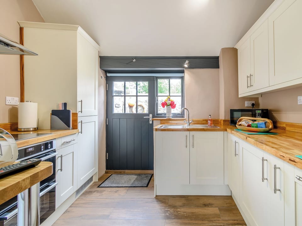 Kitchen | Stable Cottage - East Back Cottages, Pembroke