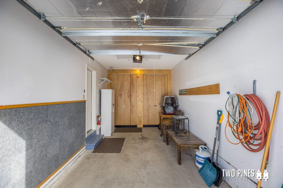 Heated 1 Car Garage
