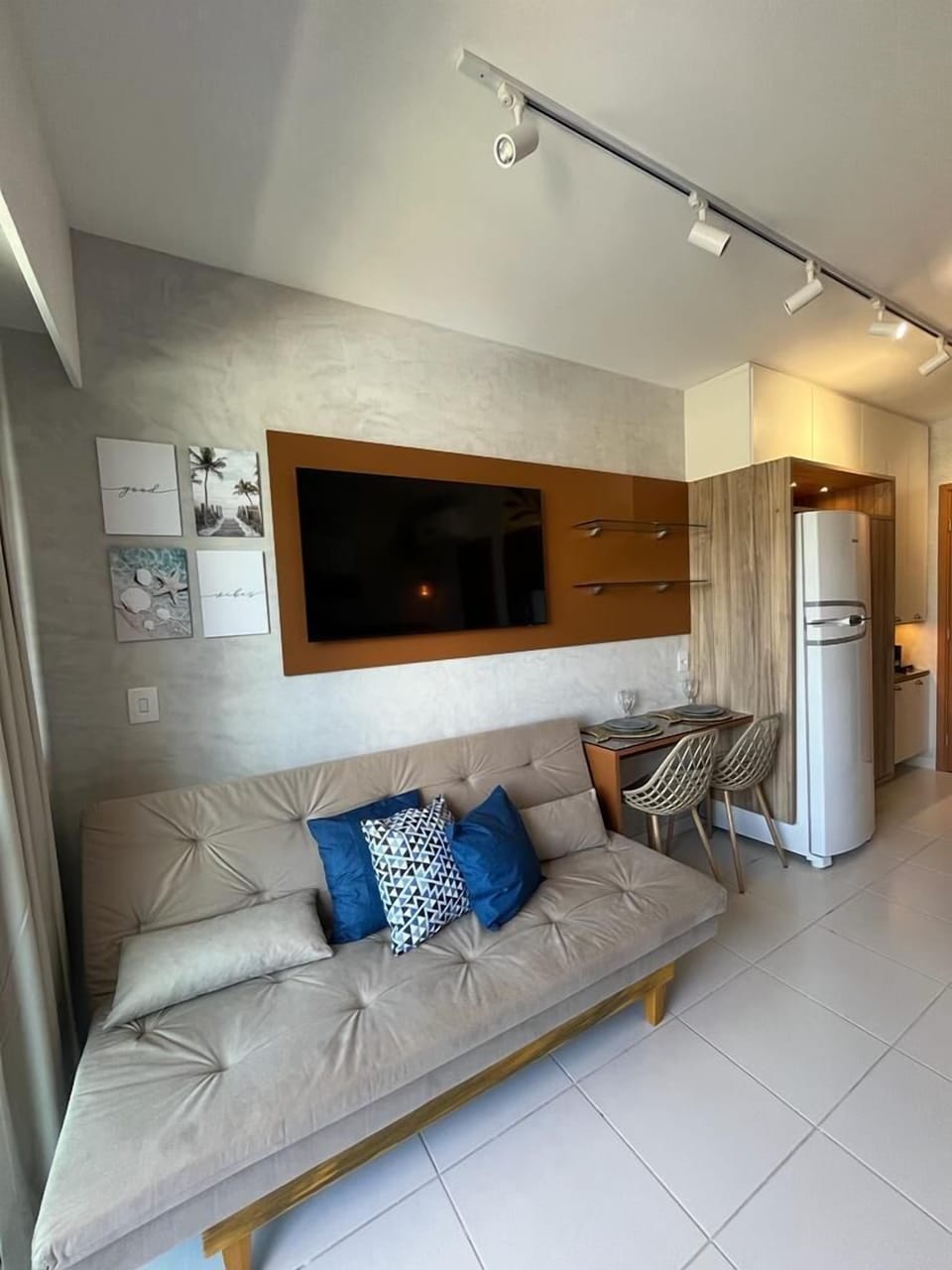 Luxury Apartment, Non Smoking, Kitchen | Television