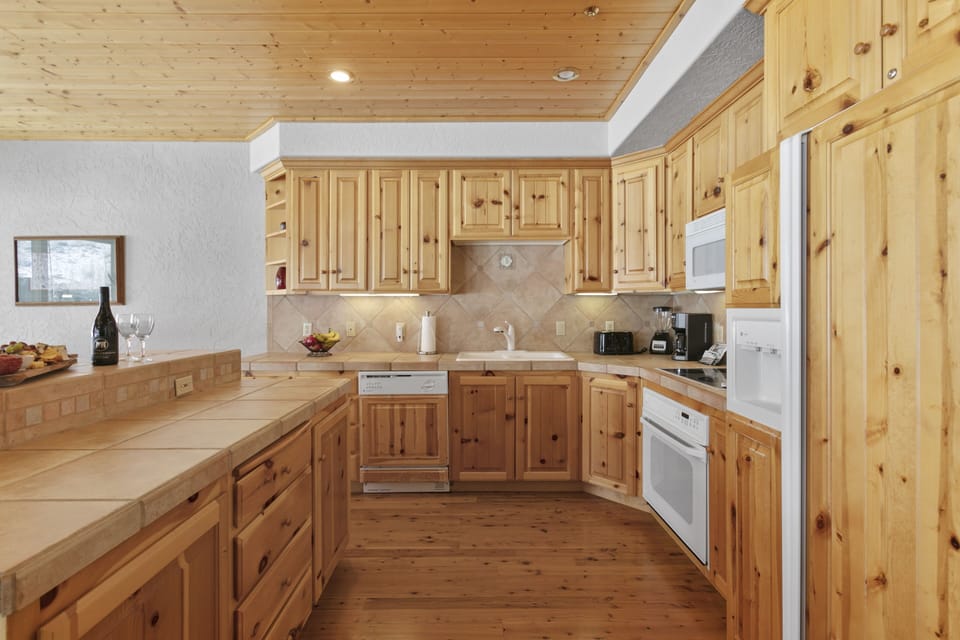 Indoors, Hardwood, Kitchen, Microwave, Oven