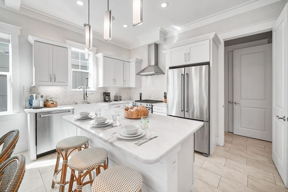 House, 4 Bedrooms | Private kitchen | Coffee/tea maker, fridge, oven, toaster