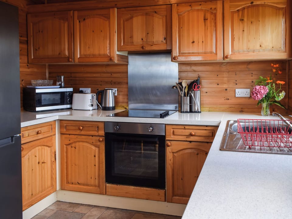 Kitchen | Catkin Lodge - Lunga Estate Lodges, Craobh Haven