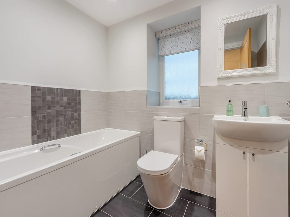 Bathroom | Iora Rua - Gartclach Farm, Gartmore, near Stirling