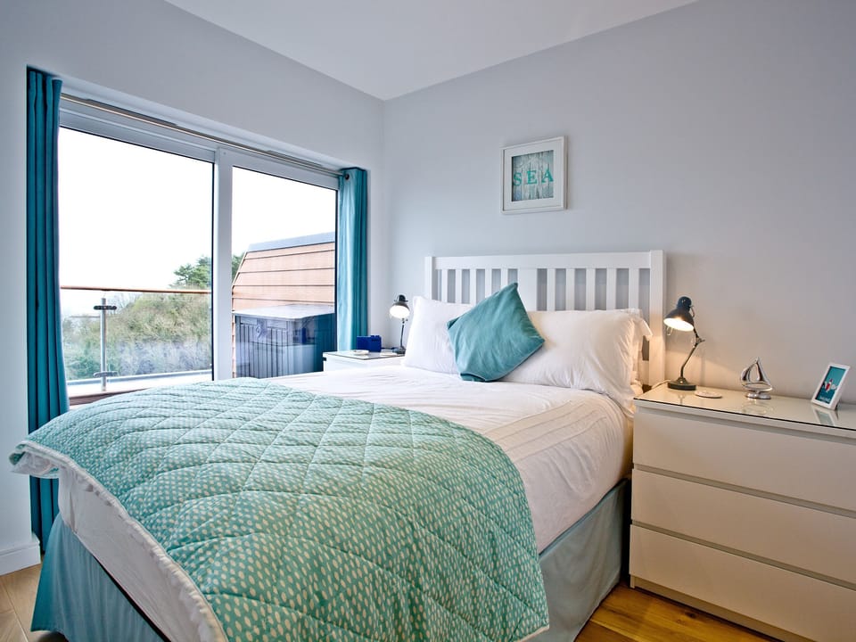 Double bedroom | Curlew 4 - The Cove, Brixham