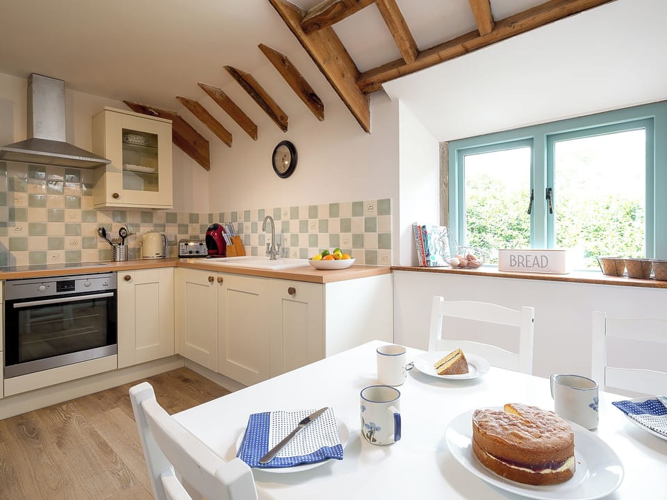 Kitchen/diner | Fort View - Woodcock Farm, Old Sodbury, near Bristol