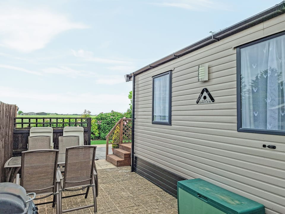 Exterior | Windy Roost Lodge, Tydd St Giles