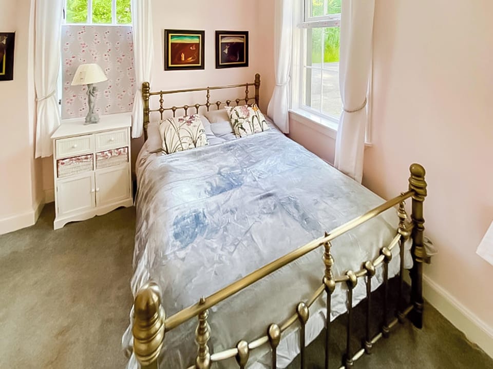 Double bedroom | Hobgoblin Apartment - Hobgoblin Holiday Apartments, Glendaruel