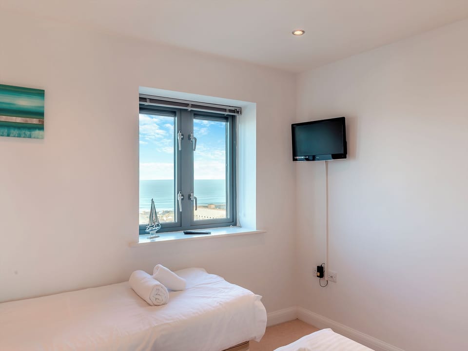 Twin bedroom | 10 Horizons - Horizons, Newquay