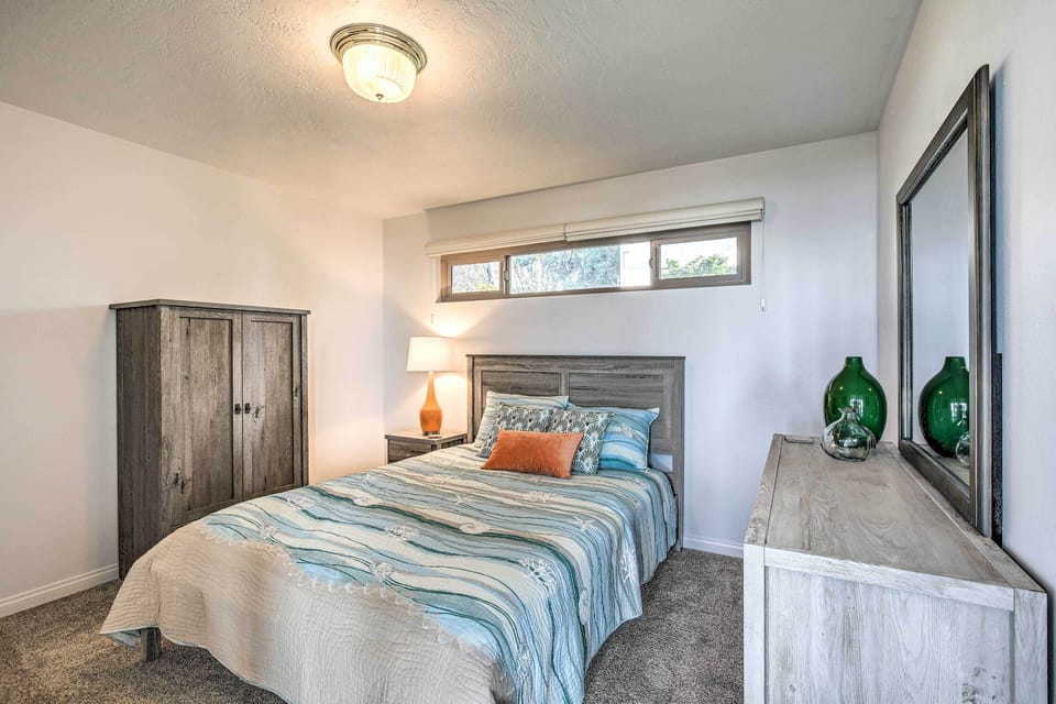 Bedroom 2 | Queen Bed