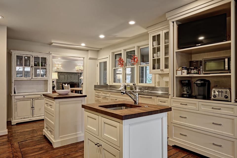 Kitchen-Main Level