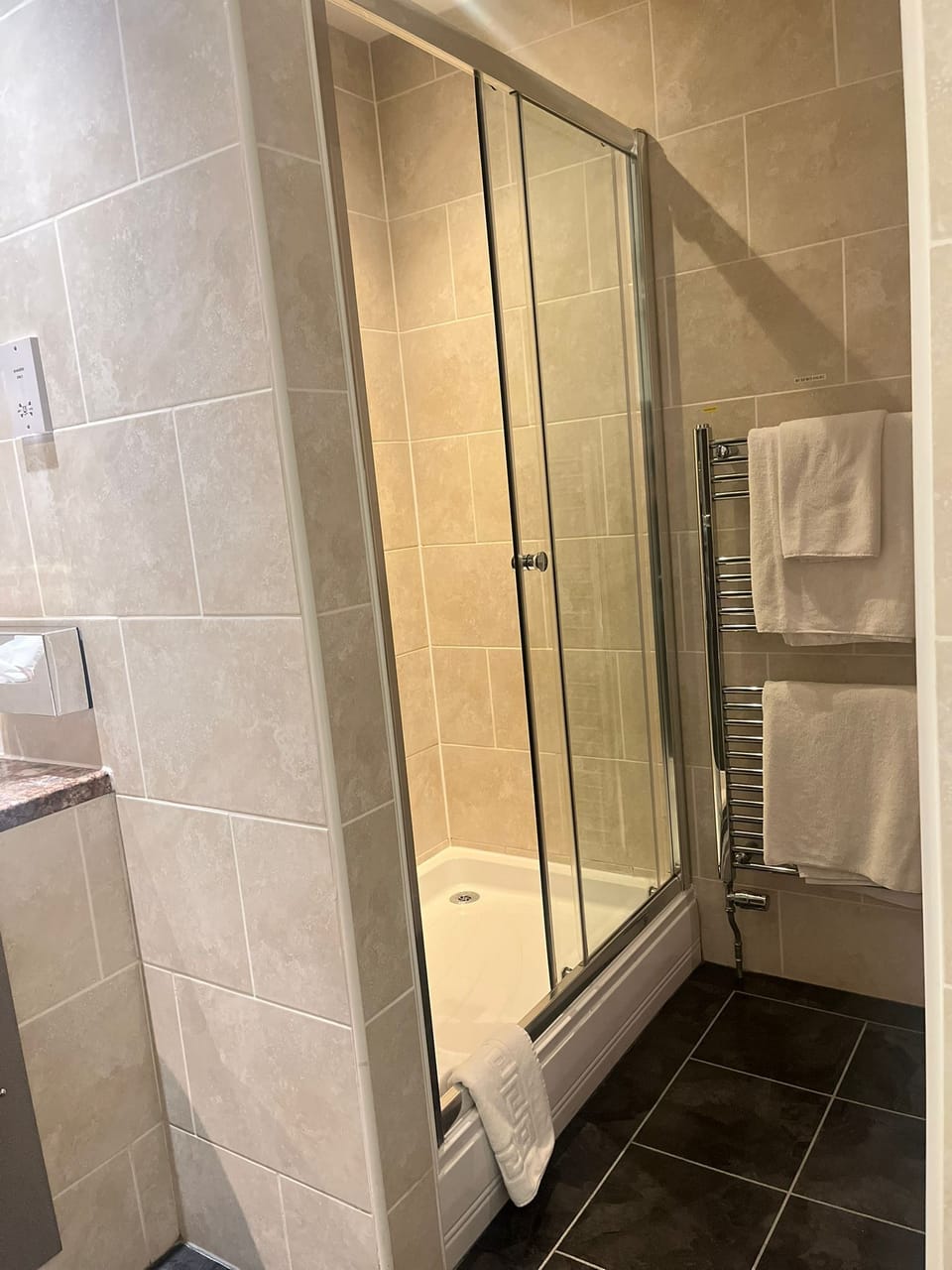 Family Room, 1 King Bed, Non Smoking | Bathroom | Combined shower/tub, designer toiletries, hair dryer, towels