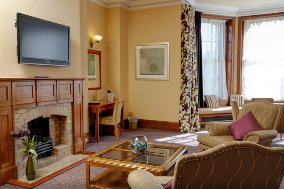Premium bedding, pillowtop beds, in-room safe, individually furnished