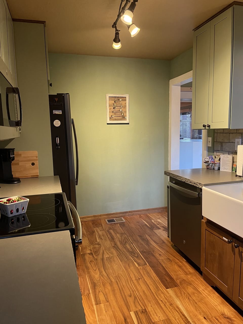Kitchen - entrance to Mudroom