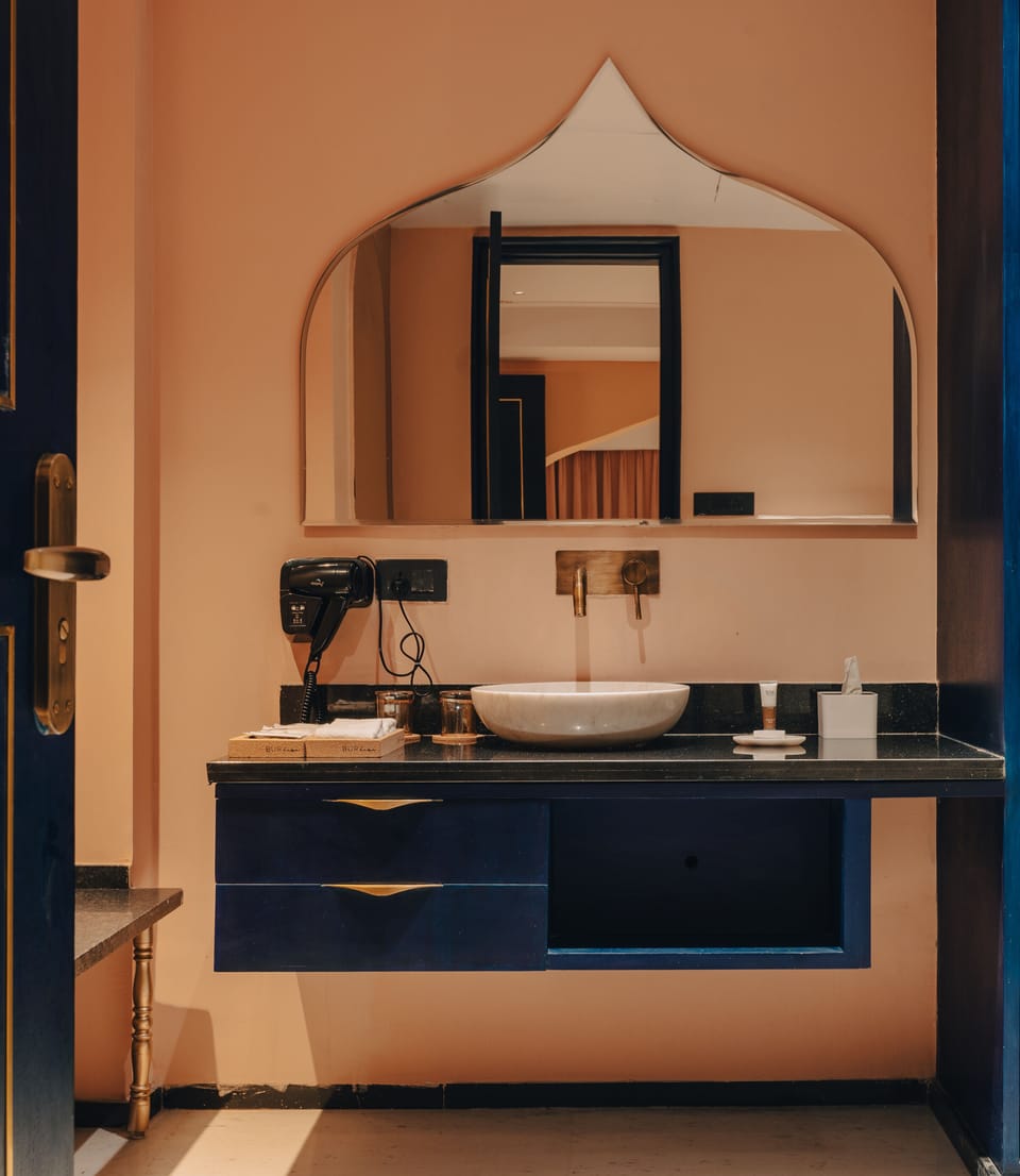 Deluxe Room, Balcony | Bathroom | Shower, hair dryer, slippers, bidet