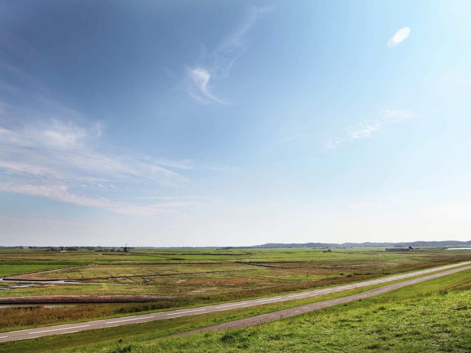 Surroundings [summer] (1-5 km)