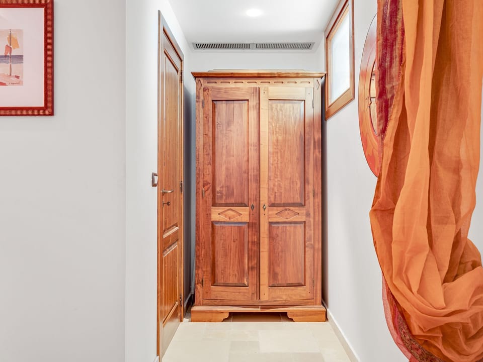 Entrance / Reception