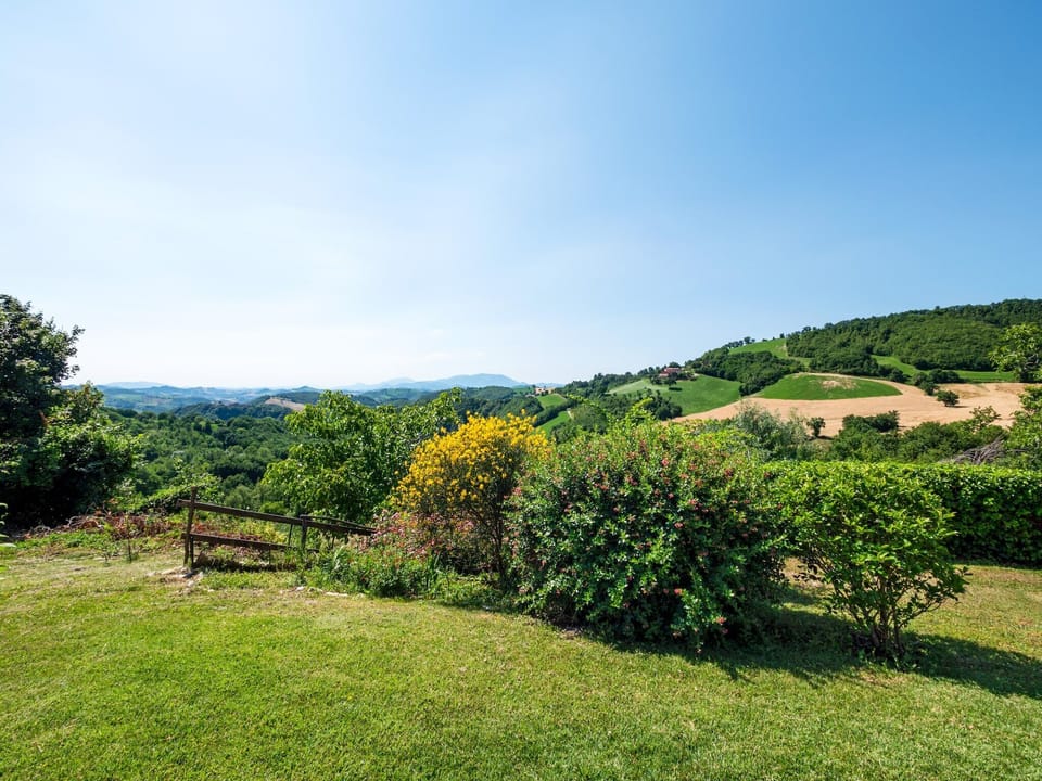 Surroundings [summer] (1-5 km)