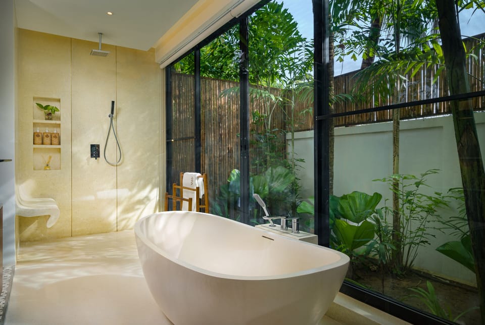 Separate tub and shower, deep soaking tub, rainfall showerhead