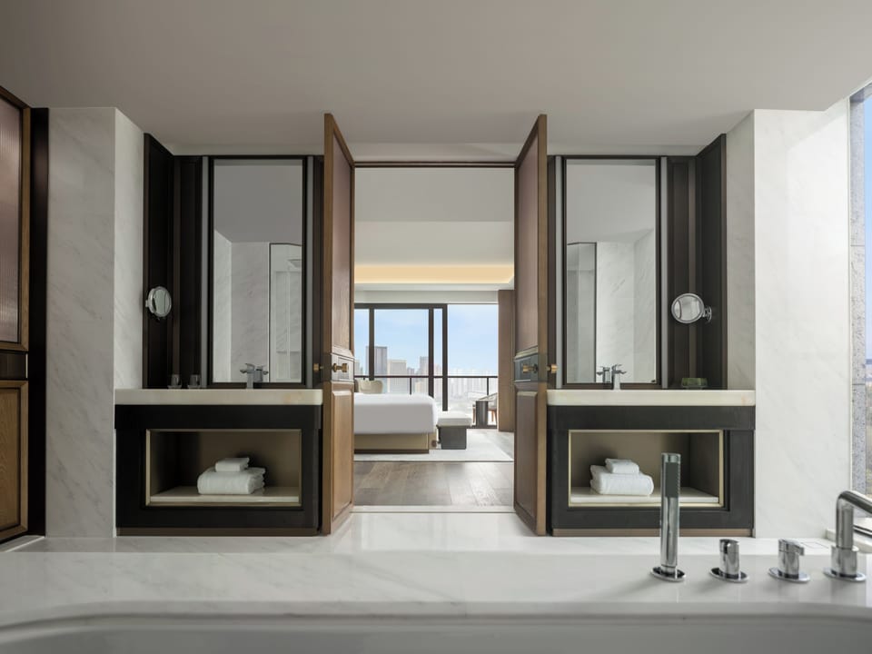 Executive Suite, 1 King Bed, Lake View | Minibar, in-room safe, individually decorated, individually furnished