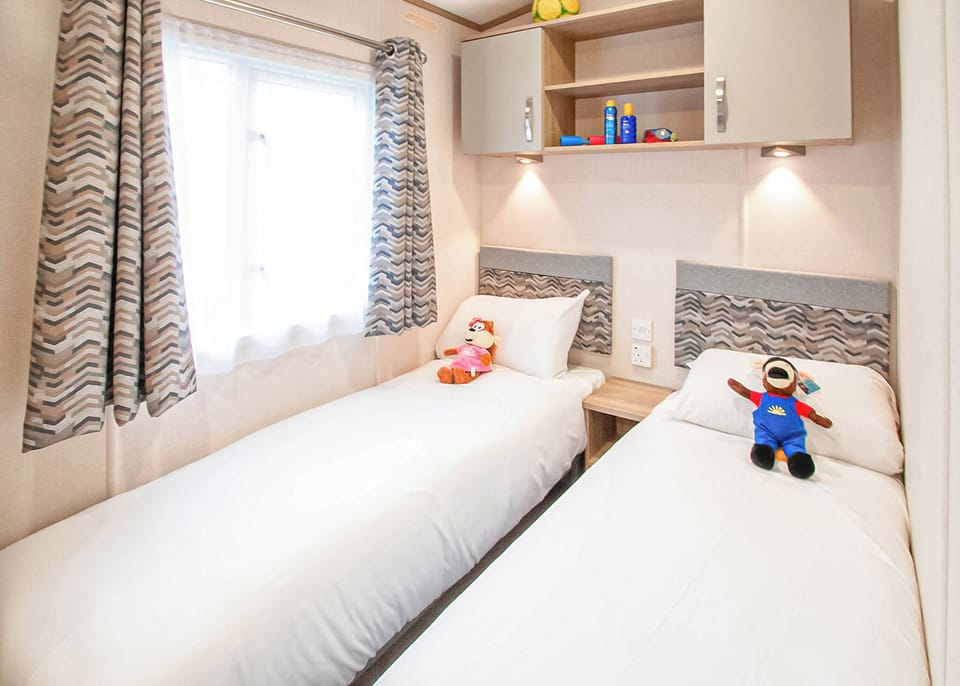 Bedroom, Bed
