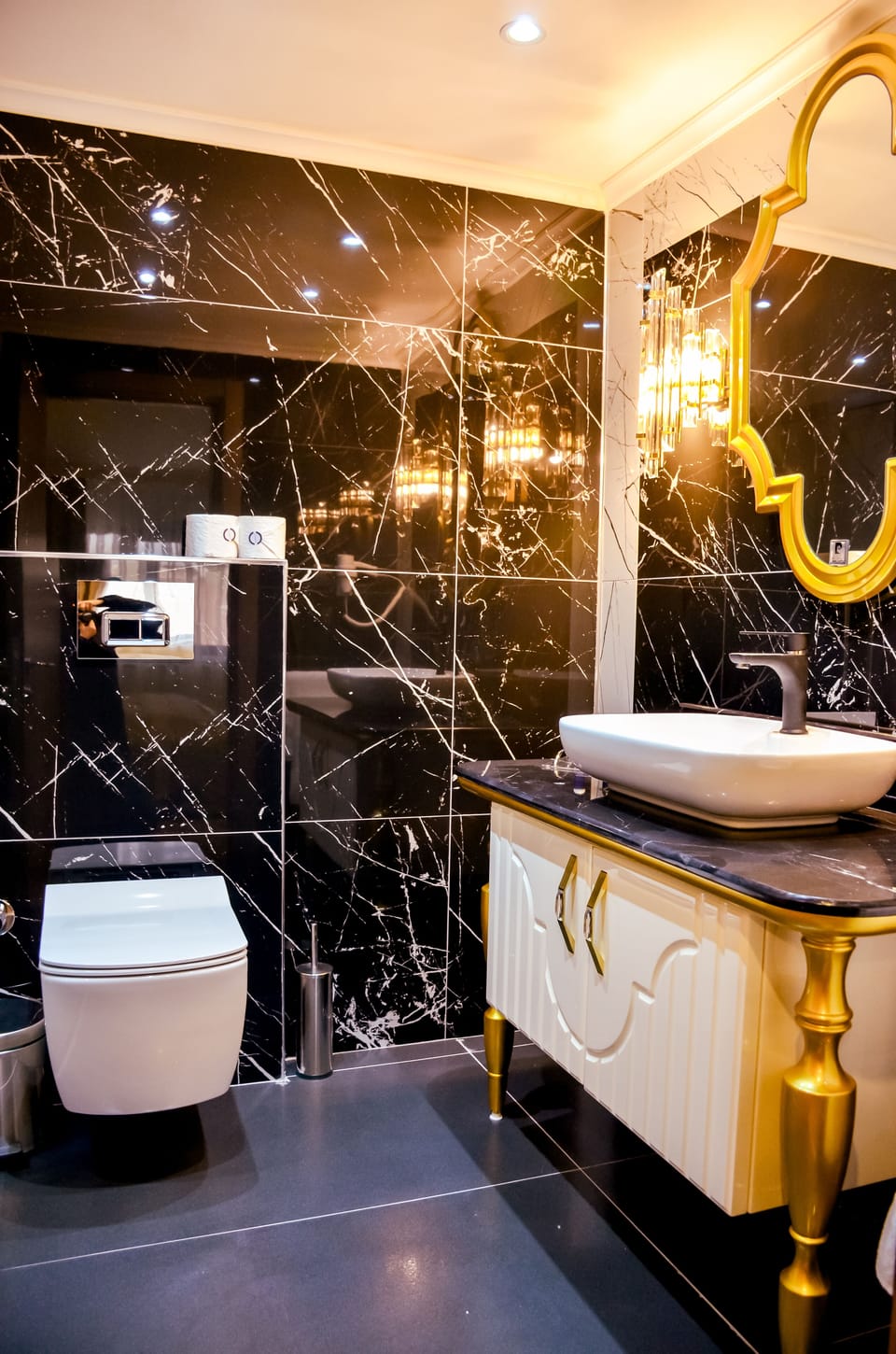 Executive Double Room | Bathroom | Shower, rainfall showerhead, hair dryer, slippers