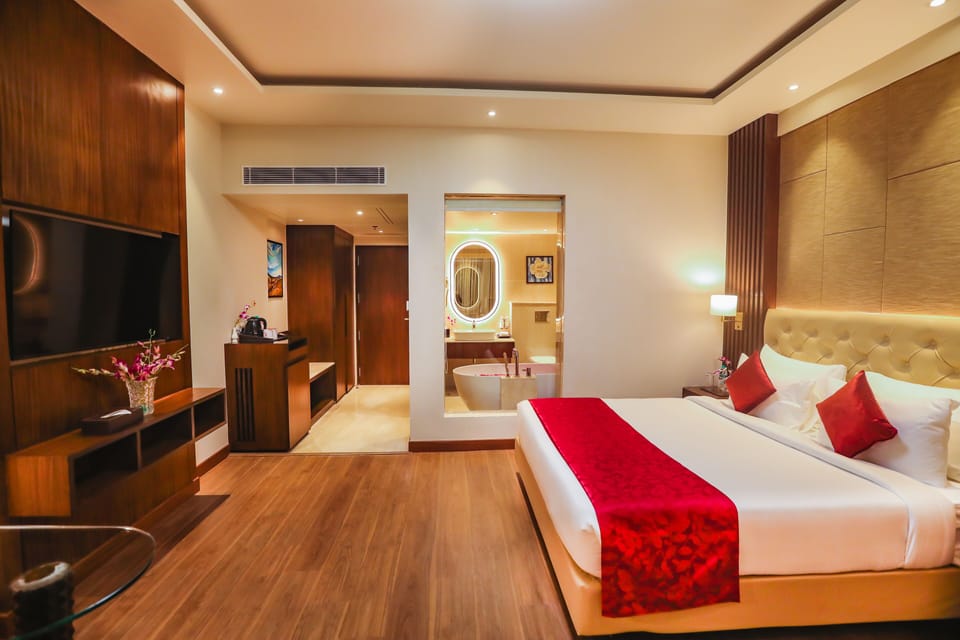 Premium Fort View Room with Bathtub | Minibar, in-room safe, blackout drapes, iron/ironing board