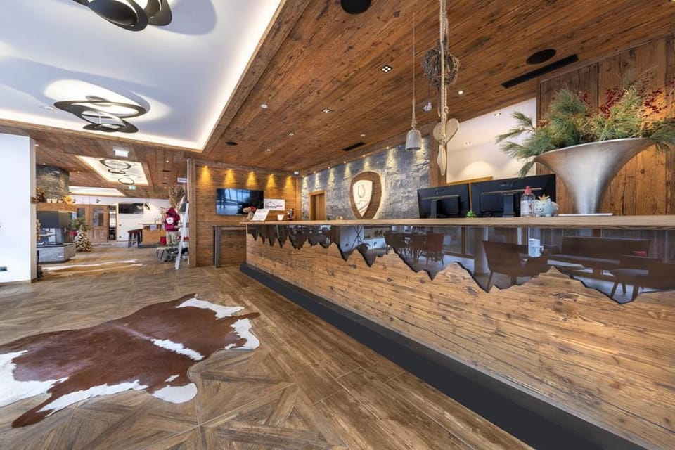 Entrance / Reception